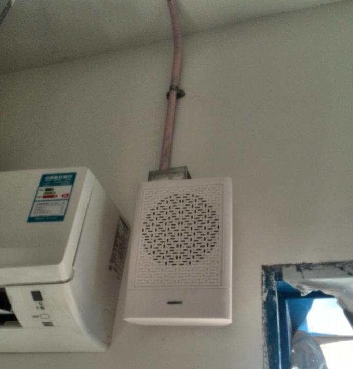 貴州某園區(qū)設(shè)消控室，各建筑單體僅有消報、手報、聲光，是否需設(shè)廣播、隔離器？
